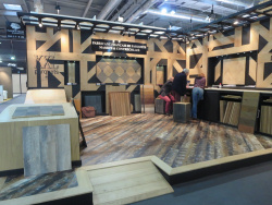 �G�L�b�v�z�e��(EQUIP'HOTEL)�̓p���ŊJ�Â����z�e���̌��{�s�ł�