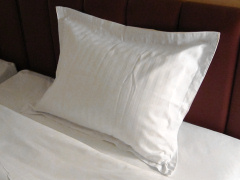 額縁付きピローケース　業務用・プロ仕様・旅館の枕(ピロー)をご家庭向けにも販売しています　市販されていない仕様の枕