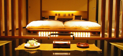 旅館にベッドがあると、どんなお部屋になる？ホテルだけじゃない、マットレスとベッドのスタイル