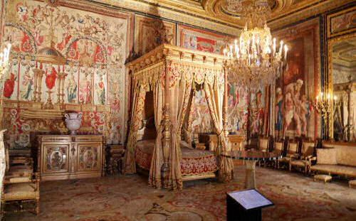 ヴェルサイユ宮殿のベッドとは？フランス王室のマットレス・寝室事情