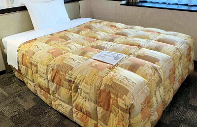 ホテルのベッドカバーとは? どんな種類やスタイルがあるの? ホテルの寝具や羽毛布団を徹底比較!