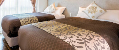 ホテルのベッドカバーとは? どんな種類やスタイルがあるの? ホテルの寝具や羽毛布団を徹底比較!