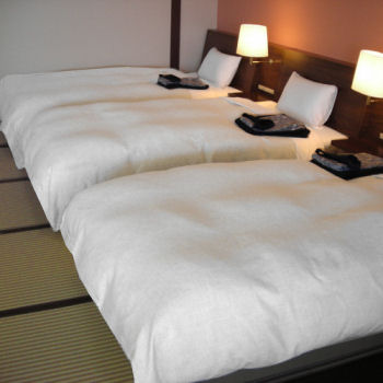 ジョイント式のマットレスとは? 連結した大きいサイズのベッドは、個人でも買えるの？