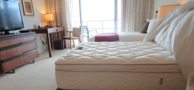 ベッドパッドって、何のための物？ホテルでマットレスの上にベッドパッドが敷いてある理由とは？