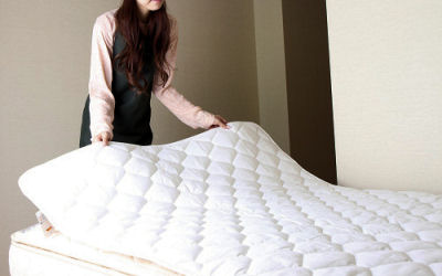 ホテル観光の専門学校の授業で使われるベッドとは?ベッドメイキングの実習や研修に最適な高級ホテルのマットレスや寝具