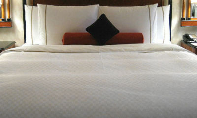 ホテルのベッドカバーの特徴とは?ホテルや旅館の業務用ベッドカバーについて徹底分析