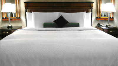 スイートルームのベッドとは? ホテルの高級客室のマットレスはどんな仕様になってる?