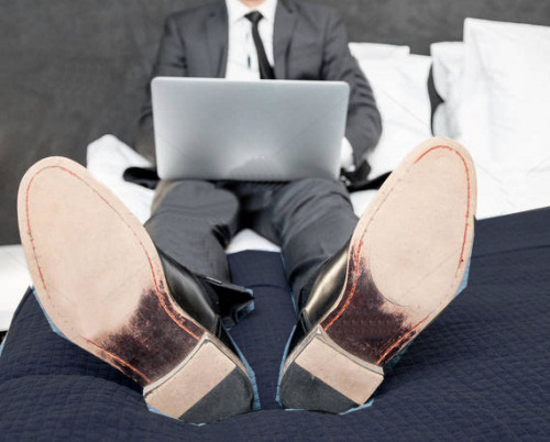 ベッドスロー(フットスロー)とは?ベッドライナーの役割って?