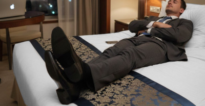 ホテルライクなベッドメイクの最新トレンドとは？ホテル寝具(デュベ+ベッドスロー)について徹底解説