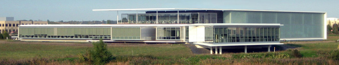 サータ工場の建物外観