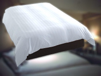 �ꗬ�z�e���̃f���x(�H�уx�b�h�J�o�[)�����ƒ�����ɔ̔���