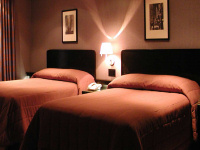 �z�e���̃x�b�h�̃w�b�h�{�[�h