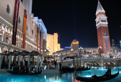 �T�[�^(Serta)�̃}�b�g���X���[������Ă���z�e������